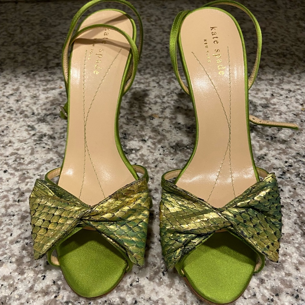 New in Box Kate Spade Ankle-Strap “Greta” Satin Heels with Alligator Bow